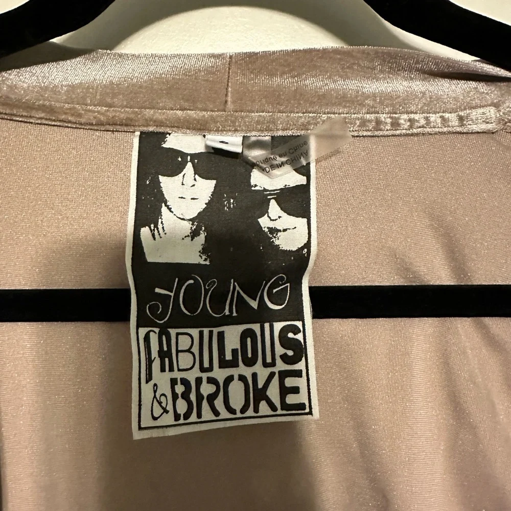 New with tags- Young broke and fabulous taupe colored duster - Picture 2 of 4